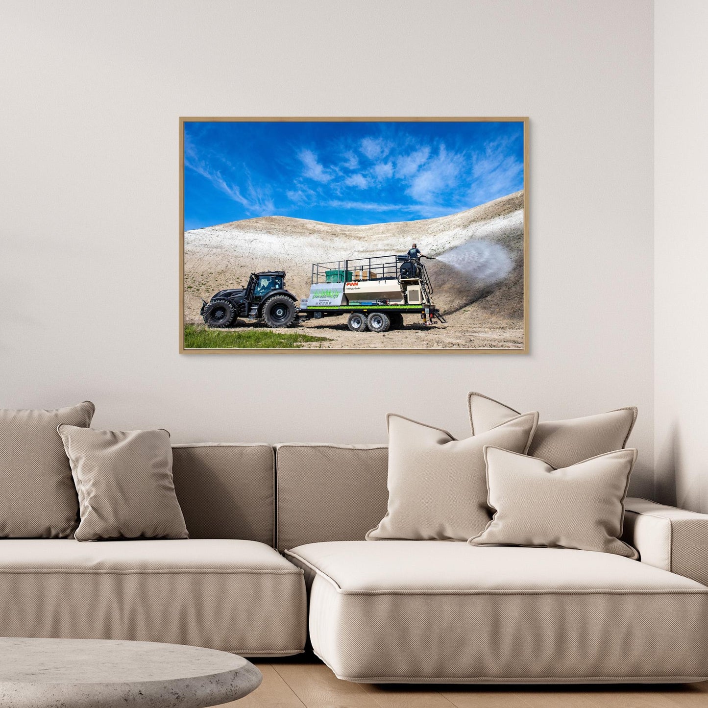 Valtra T 235 FINN sprøjte såmaskine